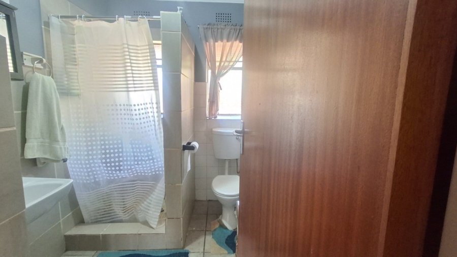 3 Bedroom Property for Sale in Roodia Free State